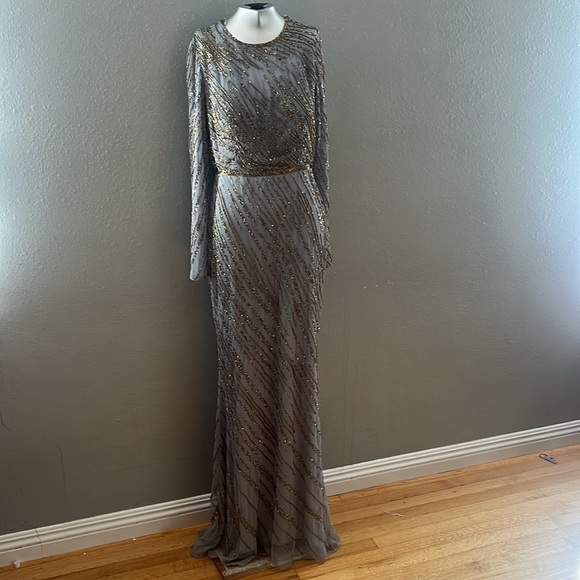 MAC DUGGAL Long Sleeve Beaded Column Gown 5240 NWT - Picture 3 of 17